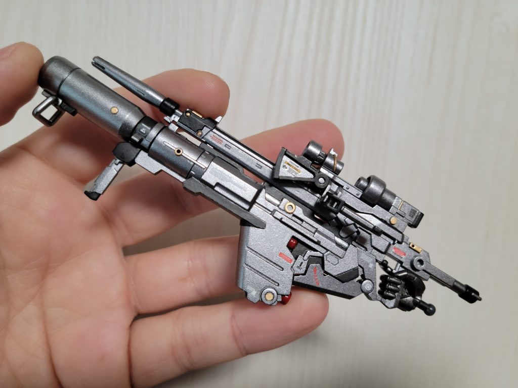 反対側。筆塗り部分塗装とデカールワーク、がんばりました。