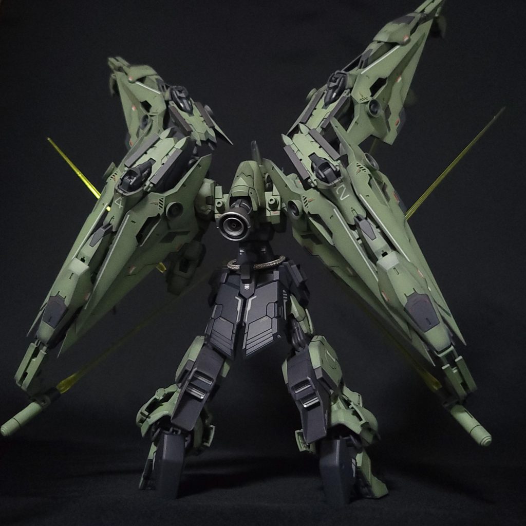 展開時の背面けっこう気に入ってます。