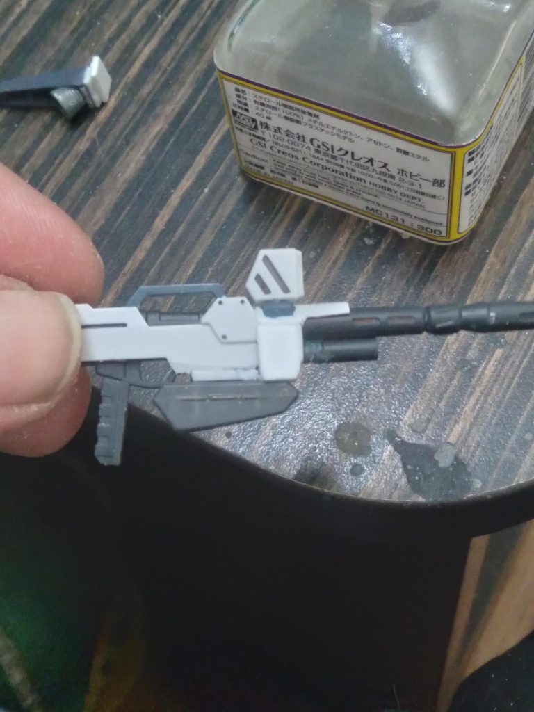 I've modified the ground gundam beam rifle using pla plate and some spare parts