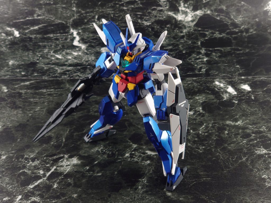 俯瞰で。ホビージャパンショットと勝手に呼んでいますwこの角度は何を撮ってもかっこよく見えるので作ったキットは全部撮っていますここまでが新しく撮った写真で、関節がギチギチで動かせないので素立ちのみになりました。 以下は過去に撮った写真です。環境が違うので色味や背景が違いますがよろしければ見ていってください。