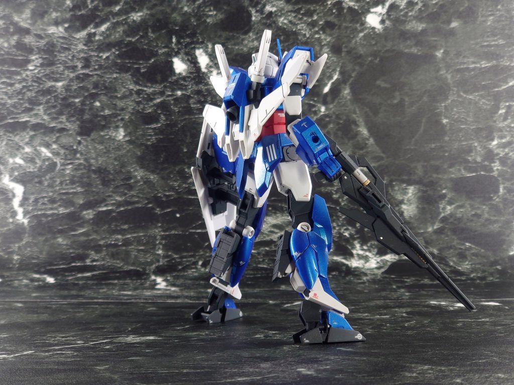 バーニア内部などワンポイントで差し色を入れているのですが写真見たら映ってませんでした汗盾の内側も塗り分けたらよかったなと後から見て思っています。。。