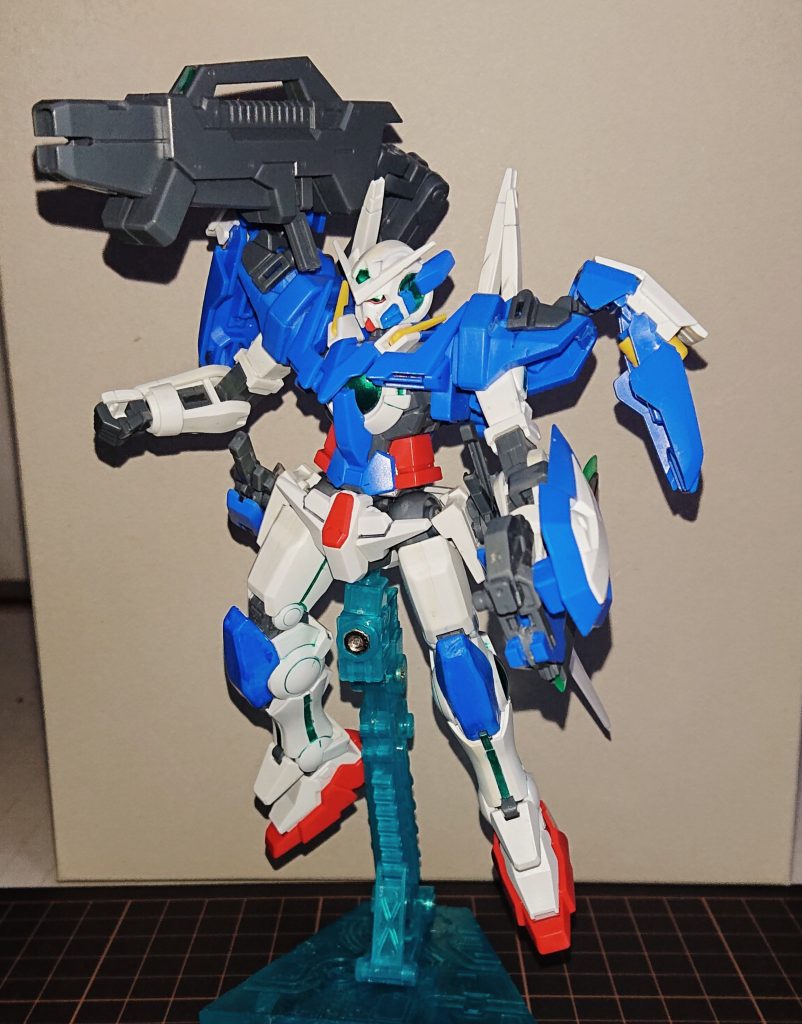 GNランチャー改。火力が必要な作戦で装備する場合がある。欠点であったバックファイヤー、ドライヴに直接繋がなければ火力が出ない、直接繋ぐと粒子制御量が下がるが改善され、ハードポイントの追加により携行性も改善された。