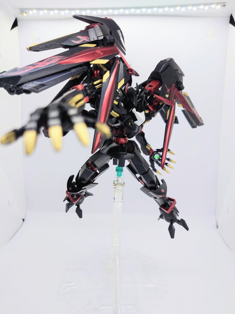 接近してのネイルアタック