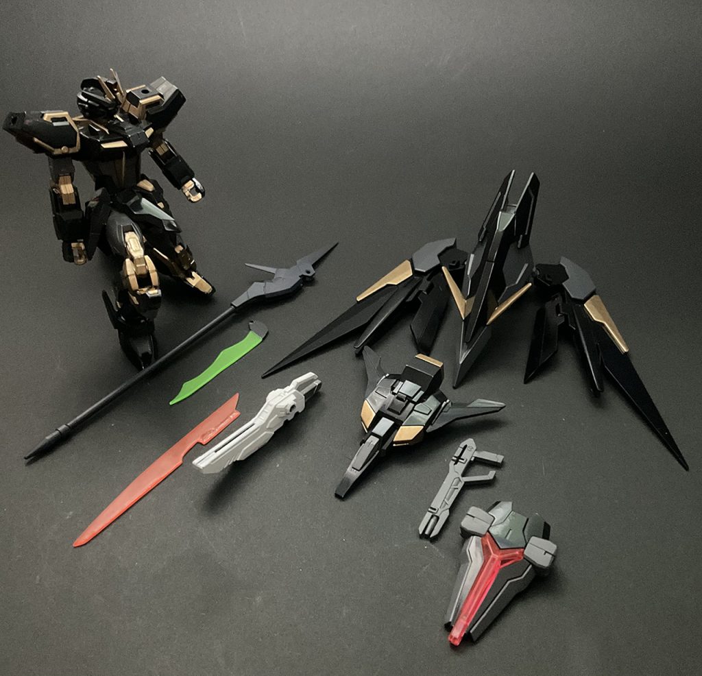 最後にスタティック・ディスプレイ風です。黒と金はともに色ハゲ、ツヤの調整がたいへんでした。コンテストを意識して計画を立てたつもりが、いつまで経っても終わらなくなってしまったのが、大きな反省点です。とはいえ、白いものを黒くしていくのが、おもしろかったです。