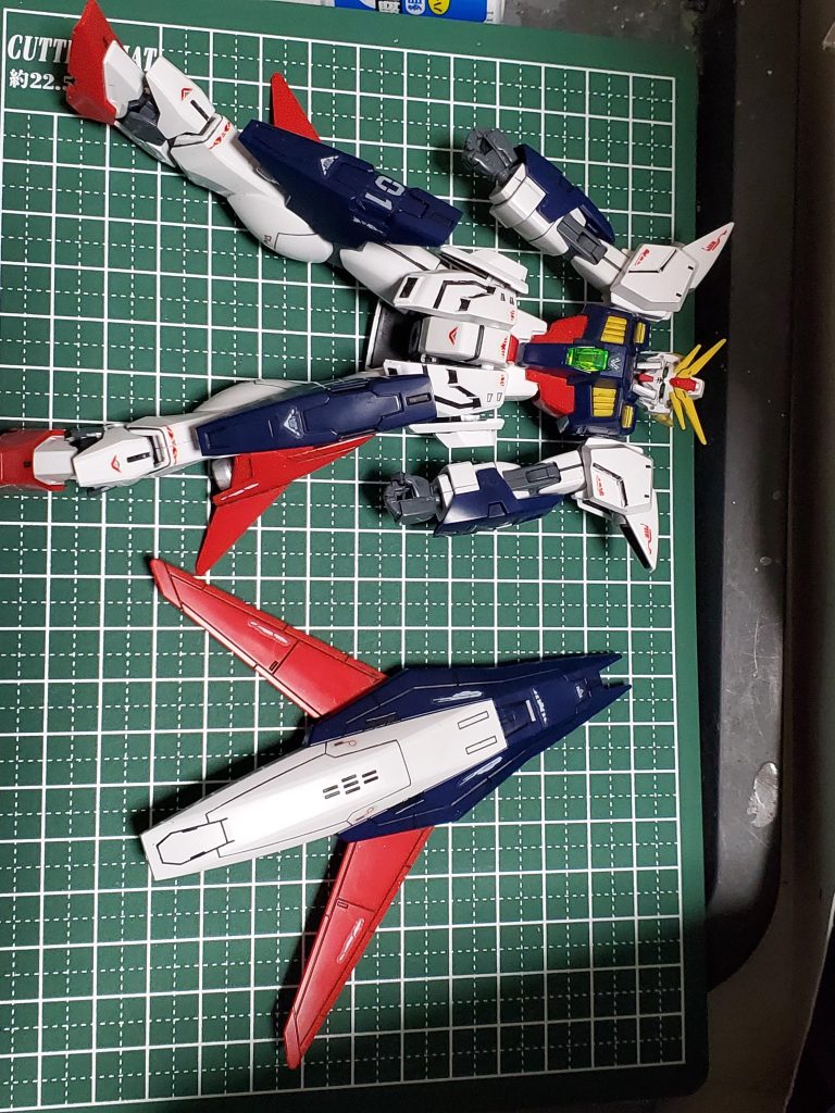 百均マーキングシールてきとーに貼ってつや消し吹いて完成です