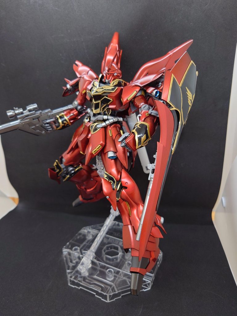 シールドの重みで右に傾いちゃう。