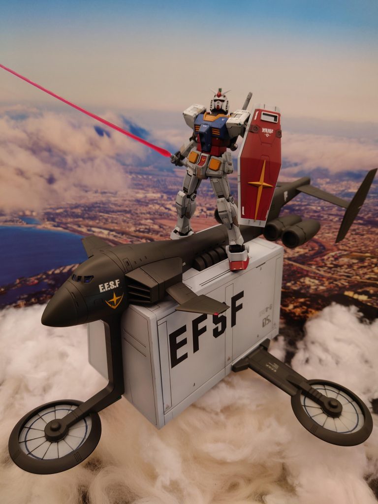 背景シート、百均の綿、のみのジオラマRGガンダム　渋め塗装　デカール抑えめのみパーツが細かく神経使ったので手向きですね、ガンペリー　改造なし、軍用リアルカラーな感じの渋め塗装。角度的には良い出来になったのではと…自画自賛してしまいました。