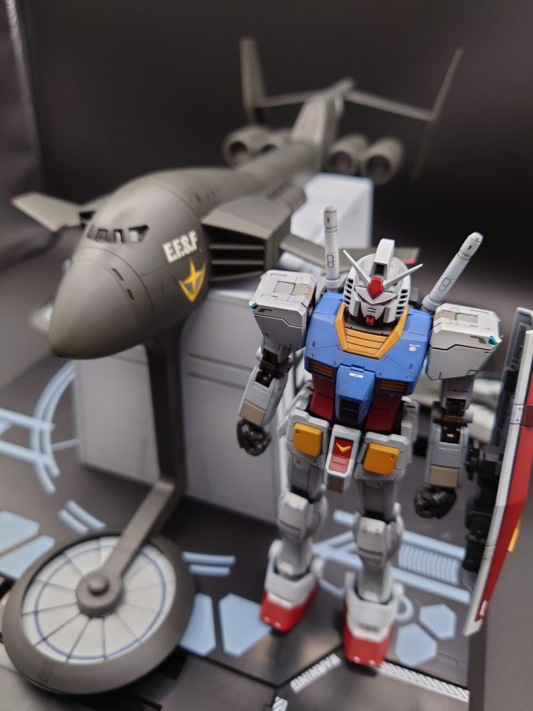 地球連邦軍輸送機ガンペリー＆RX-78-2 ガンダム–4枚目/制作者：chapee