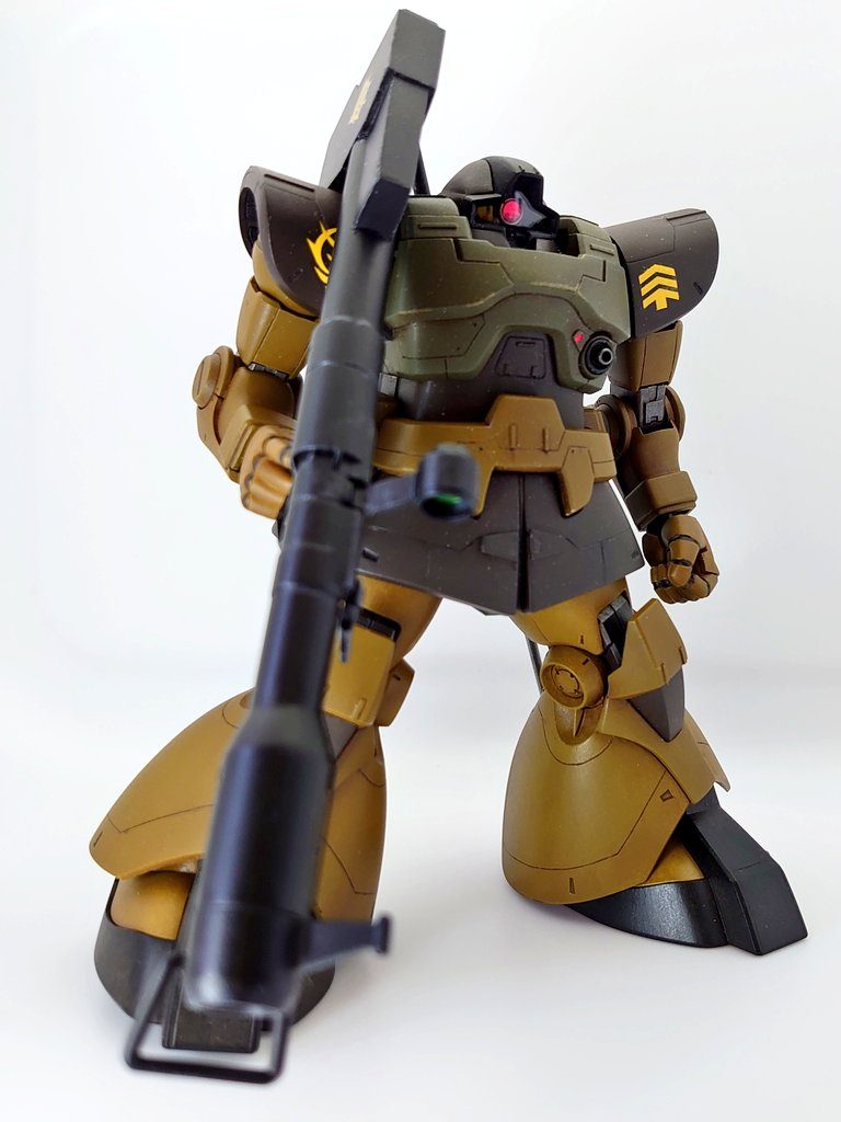 胸部拡散ビーム砲は速射砲に変更。整備性と使い勝手が向上。