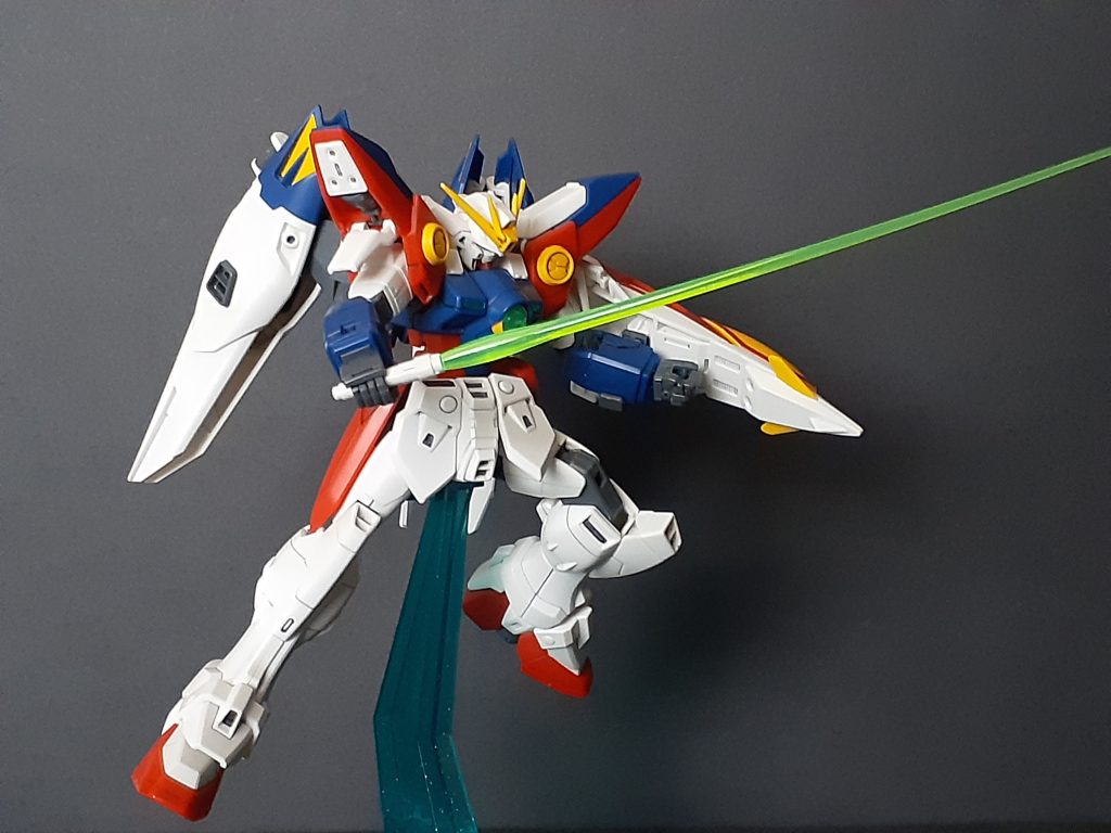 何気にエピオンと切り結べる出力のビームサーベルなんだよねこれ