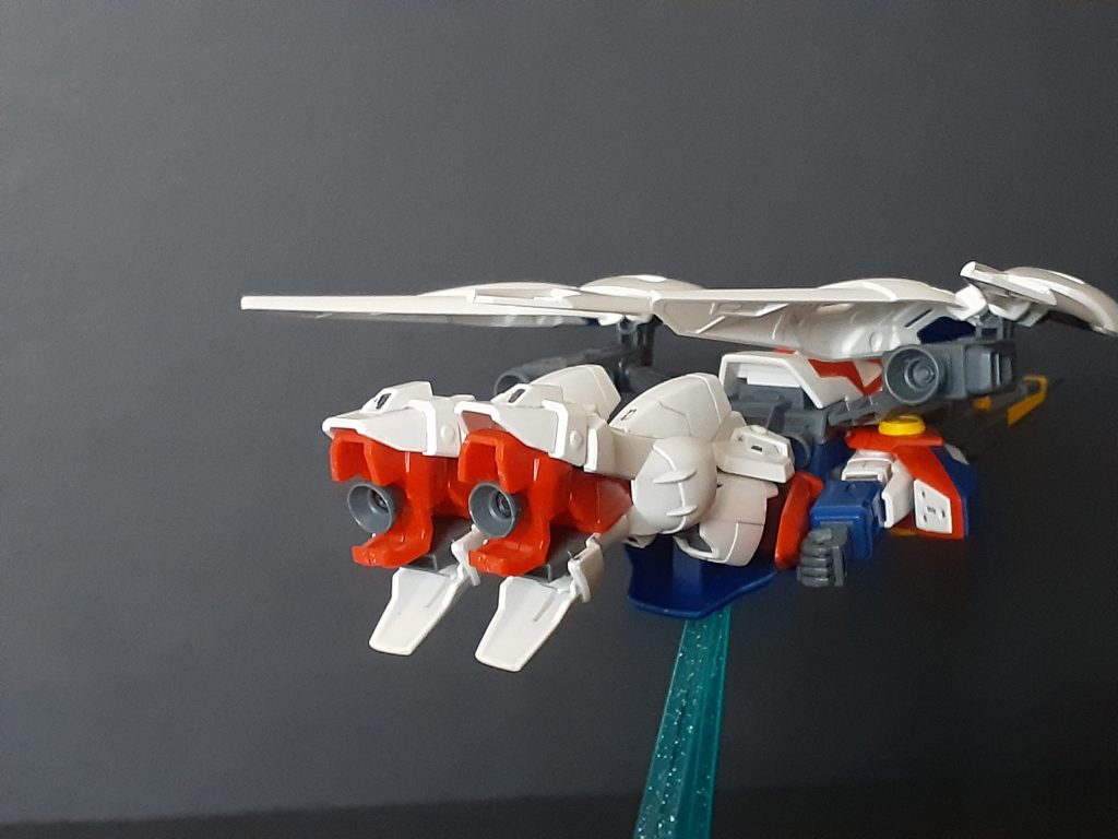 足首のみ差し替え。ただバーニアパーツは普通の足から移植しなければいけないのが面倒と言えば面倒