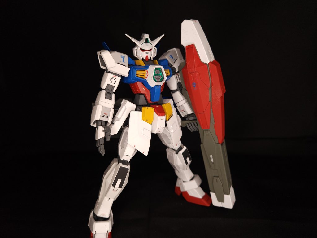 武装3つ目はHGで命名したゼフルドキャノン改めて「グラストロキャノン」になります。MGフルグランサのグラストロランチャーを使用し、バズーカのように使えるようにした武装になります。MGフルグランサはキットの性質上ゼフルドランチャーと砲身を入れ替えられるのでそれをこちらでも採用しています。