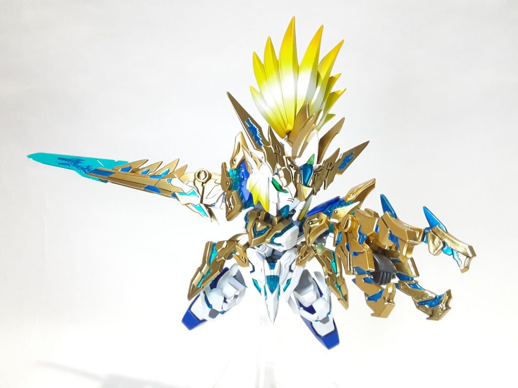 肩の腕接続部を軽く削ってるので必殺ポーズがよりキマリます