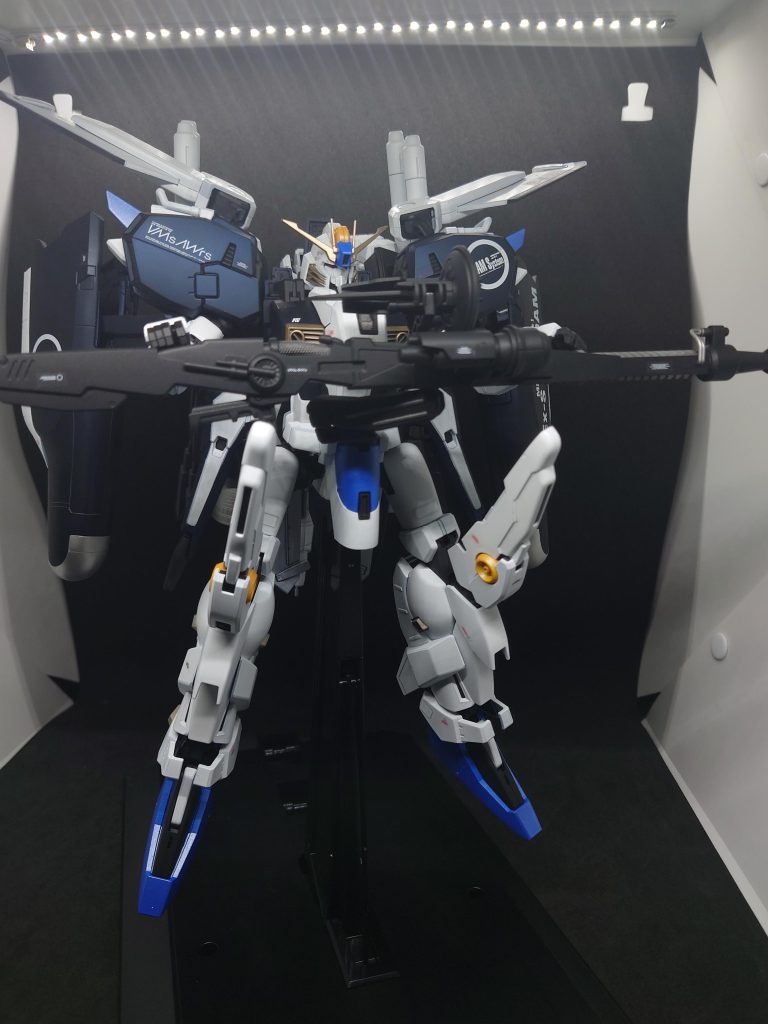 Ex-Sといえばこのポーズ。どうにか撮影ブースに入ったのでマジで良かった…(笑)以上、ラスボスことMG Ex-Sガンダム(旧赤バン)でした！