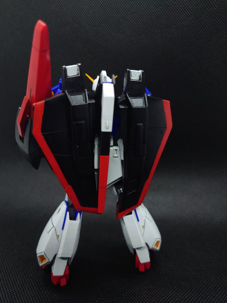 久しぶりのガンプラ作成。Zガンダムは、ちょっと厳しかったですね。プロモーションとかは、めちゃくちゃカッコよくて最高なんですが、パーツが細かい、部分塗装箇所が多い💦もっと簡単なキットにしとけば良かったかと思いながら何とか完成しました👏