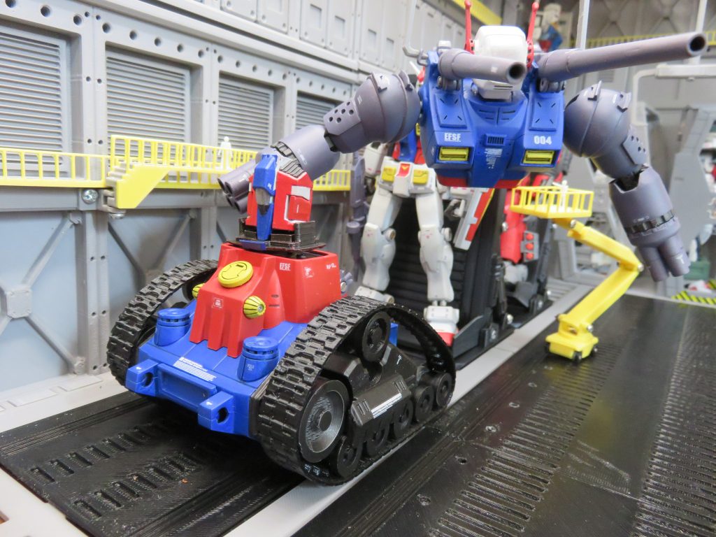 これまでのガンダム、ガンキャノンと同じようにコアファイターを内蔵できるようにしてあります