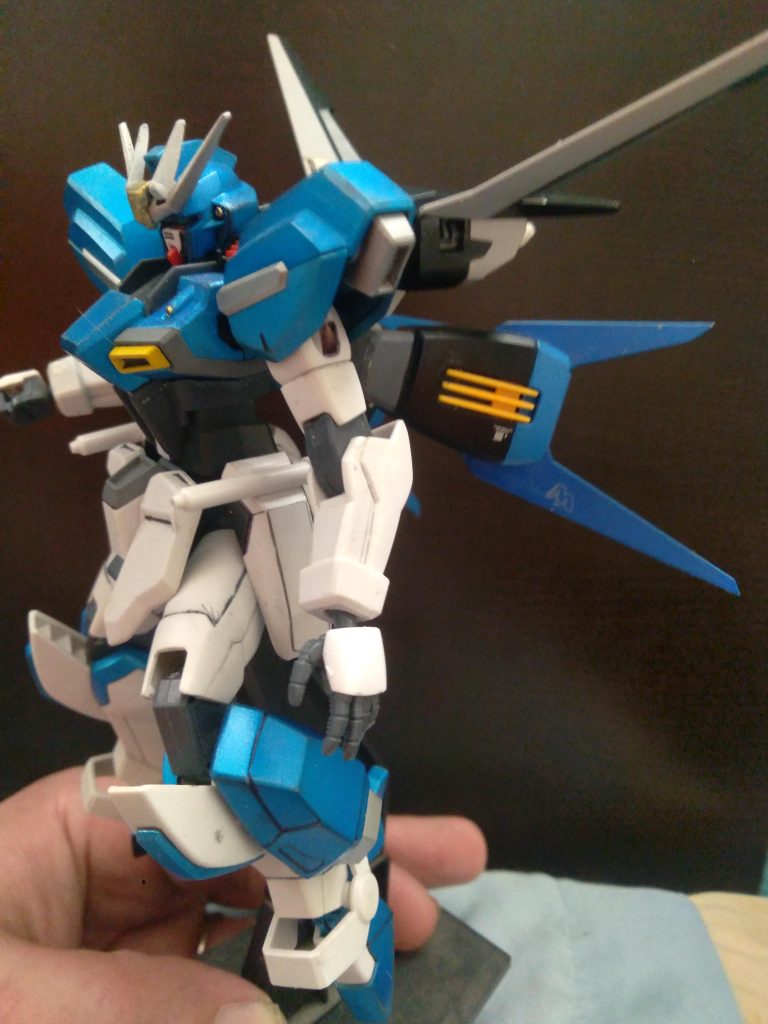 Based off the original Strike, the II Strike Gundam also has the ability to equip Striker packs.