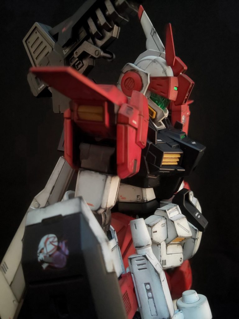 一年戦争最終局面ではジムコマンドでリックドム、ゲルググキャノン(キマイラ？)、ビグロを撃破してます。お強い。ジーラインをパーソナルカラーとしました。シールドと左肩にエンブレム。こちらはデカールです。