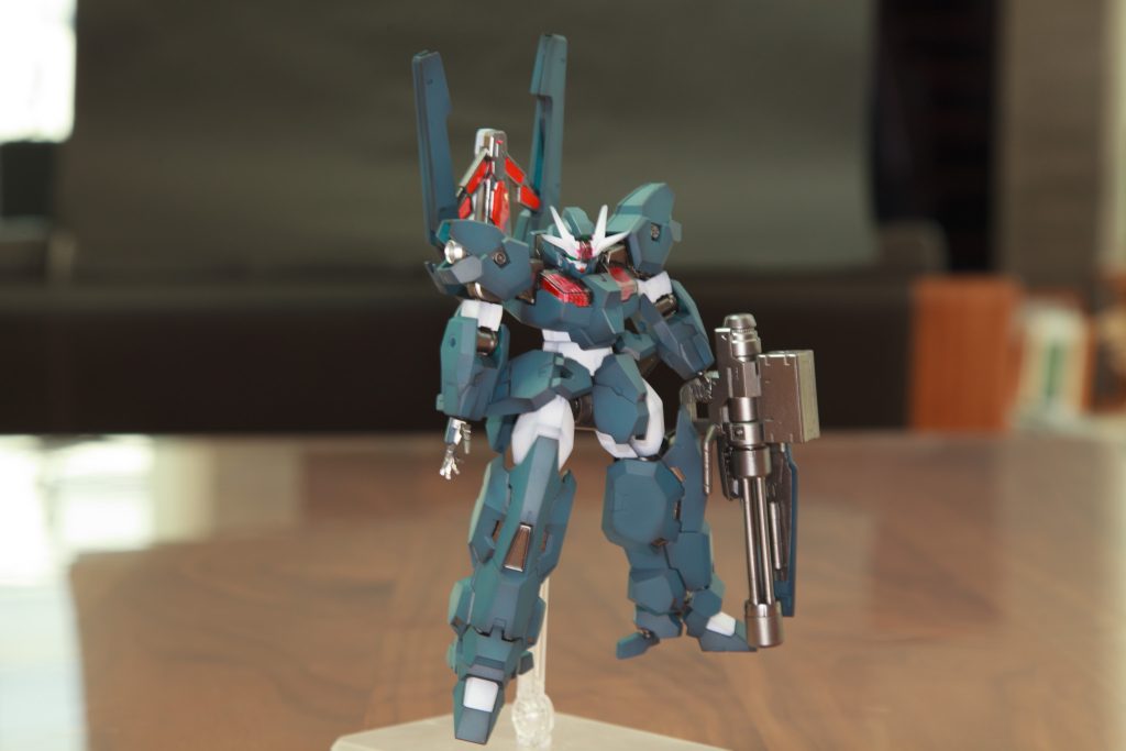 元のキットの色は明るめなので調色しています。主にコバルトブルーを用いています。