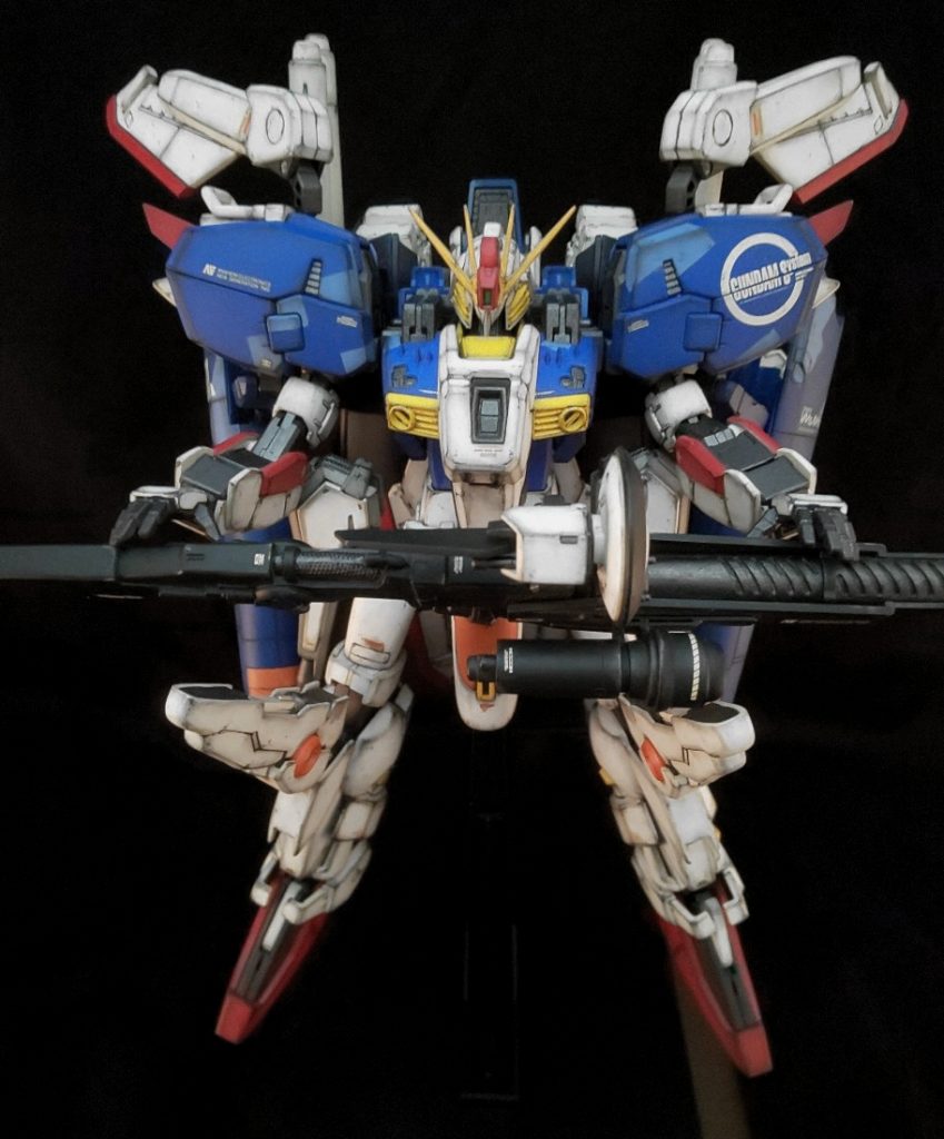 昔作例で見たものを参考にアンテナを新造して大型化してます。