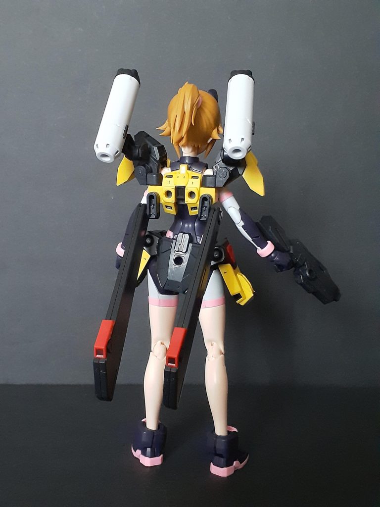 ういにんぐふみなとかに比べるとずいぶん小さくなったけど印刷済みの顔の都合か値段はかなり上がった。あとスタンド付属しないのも難点