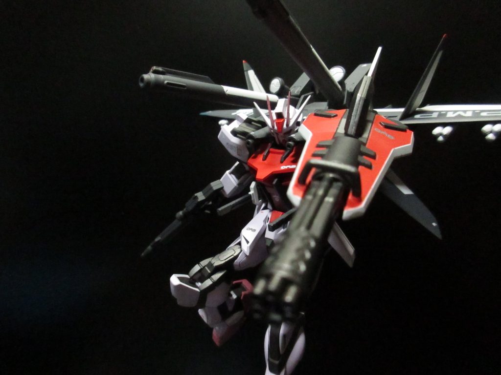 シールドのマスキングは本当に大変でした。そのかいあってかっこよくなりました。