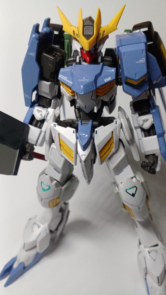 異形感を出すためにアシンメトリーにしてみました。デカールもスミ入れもしっかり行いました。