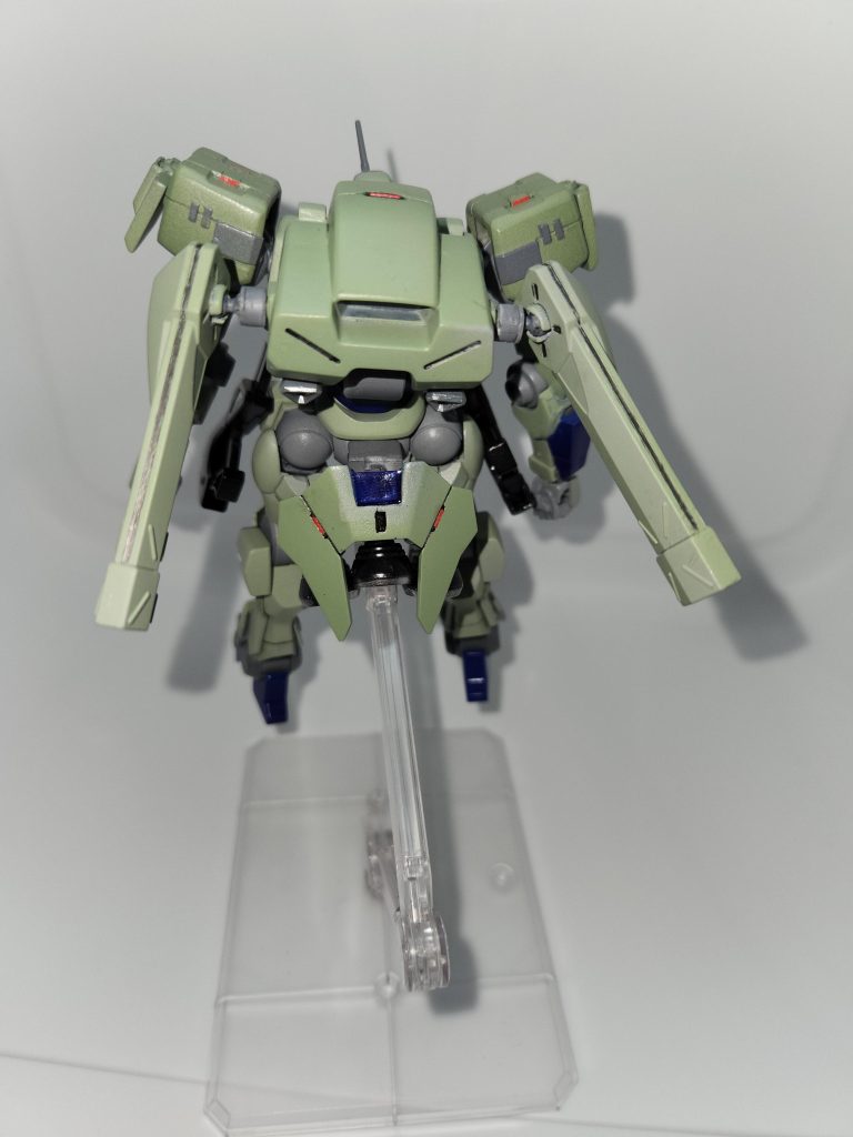 背面ルブリスソーンから腰ブースターを移植ベクタードブースターはボールジョイントで稼働するように変更後ろから見るとジョイントが目立つので何かカバーをかけておきたい