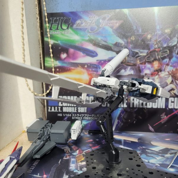 ヘラストライカー