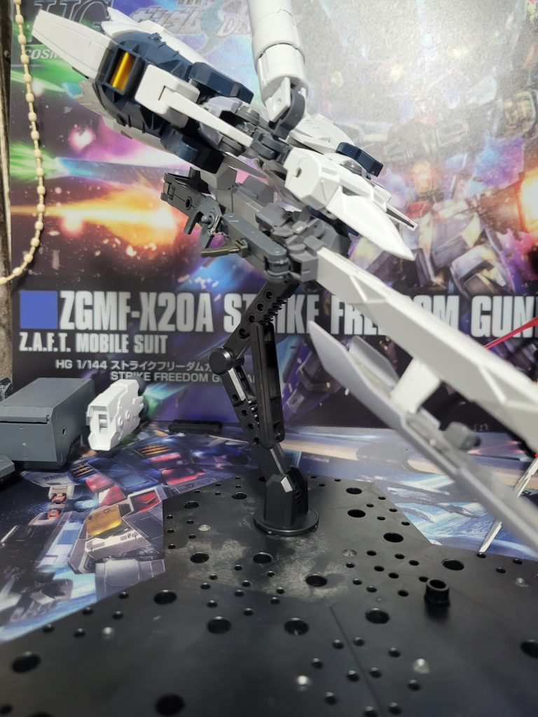 ヘラストライカー–2枚目/制作者：Kaisa