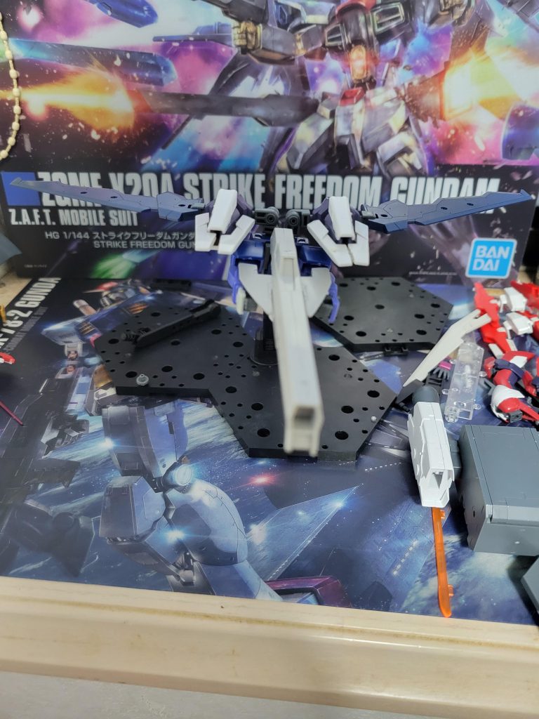 ガンバレルに翼をつける事で大気圏内でも運用できるようになります。