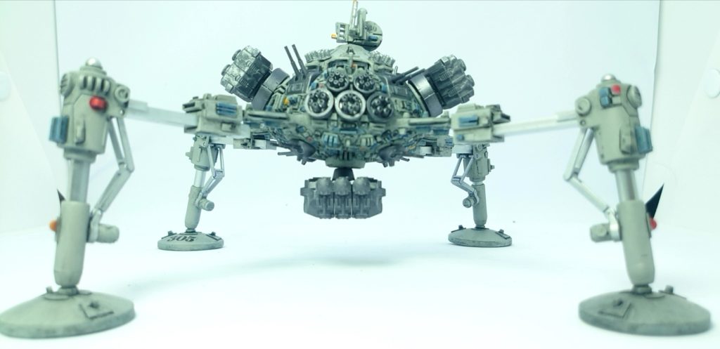 後ろから。どの方向から見てもシルエットは大差ないですね。