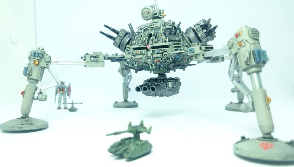 付属のマゼラアタックやガンダムと。勘を頼りに塗ったのではみ出しまくり…アップにはできません(特にガンダムは)。