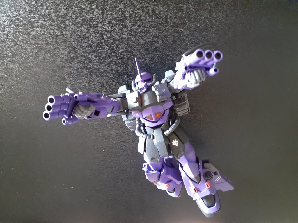 ジオングの飛行ポーズを真似てみました