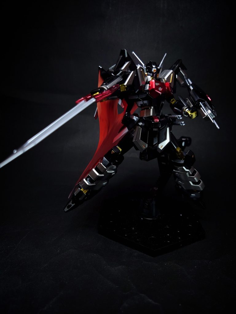 VIG-E3M 近接対装甲刀 ディス・パテールジャマダハル状の大型ヒート剣。非使用時はリアアーマーにマウントされる。 