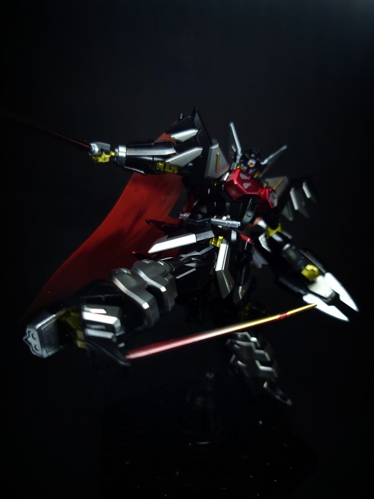 OWC-2800F ビームソード両足爪先部に装備されたビームソード。