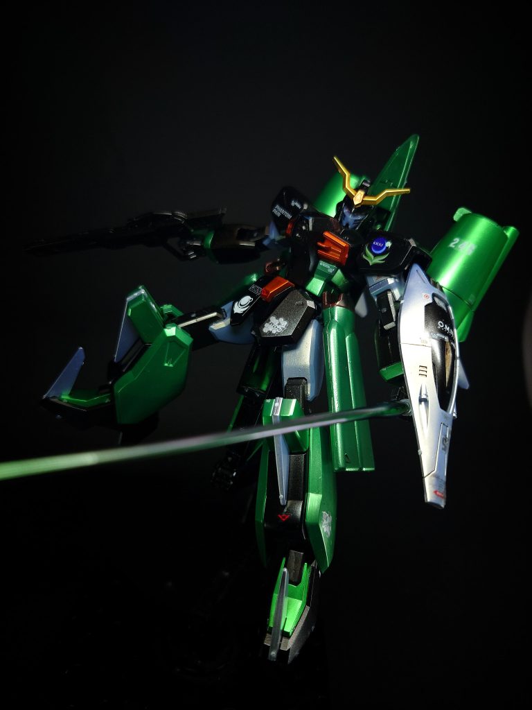 MA-M941 ヴァジュラ ビームサーベル腰部スカートアーマーに2本マウントされたビームサーベル。アビス以外のセカンドステージシリーズに共通で配備された物で、従来のミラージュコロイド技術の応用である磁場固定法から、ユニウス条約を巡るトラブルの際に開発された新技術の一部を導入し、出力強化を実現している。