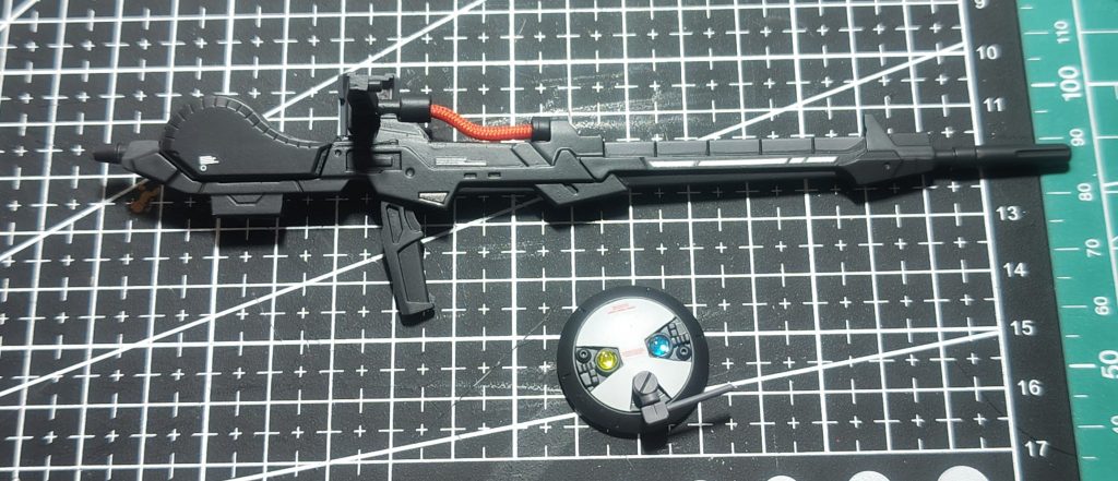 ビームライフルは、無加工でシールド等を取り付けるダボにはめられるので、BWSにも懸架出来ました。その他、ケーブル、レンズ等に手を加えてます。