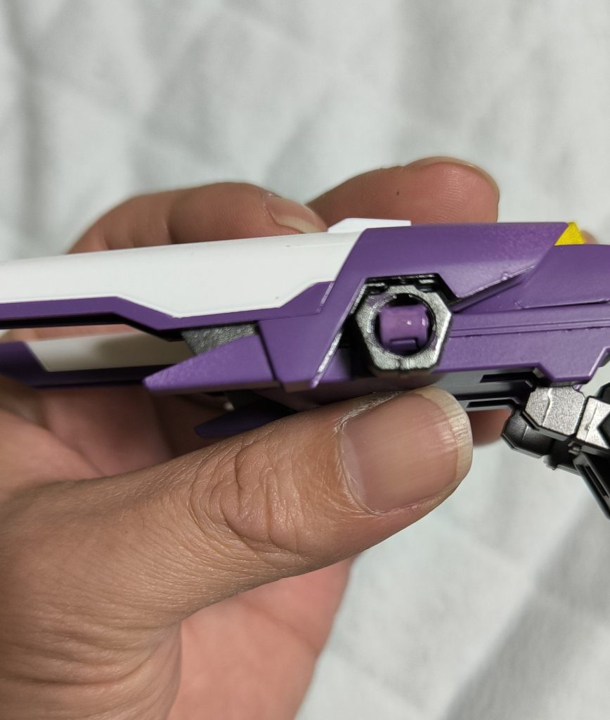 ファトゥムには前回のライジングフリーダム作成の時に取っ払ったサブスラスターをもったいなかったのでくっつけました。