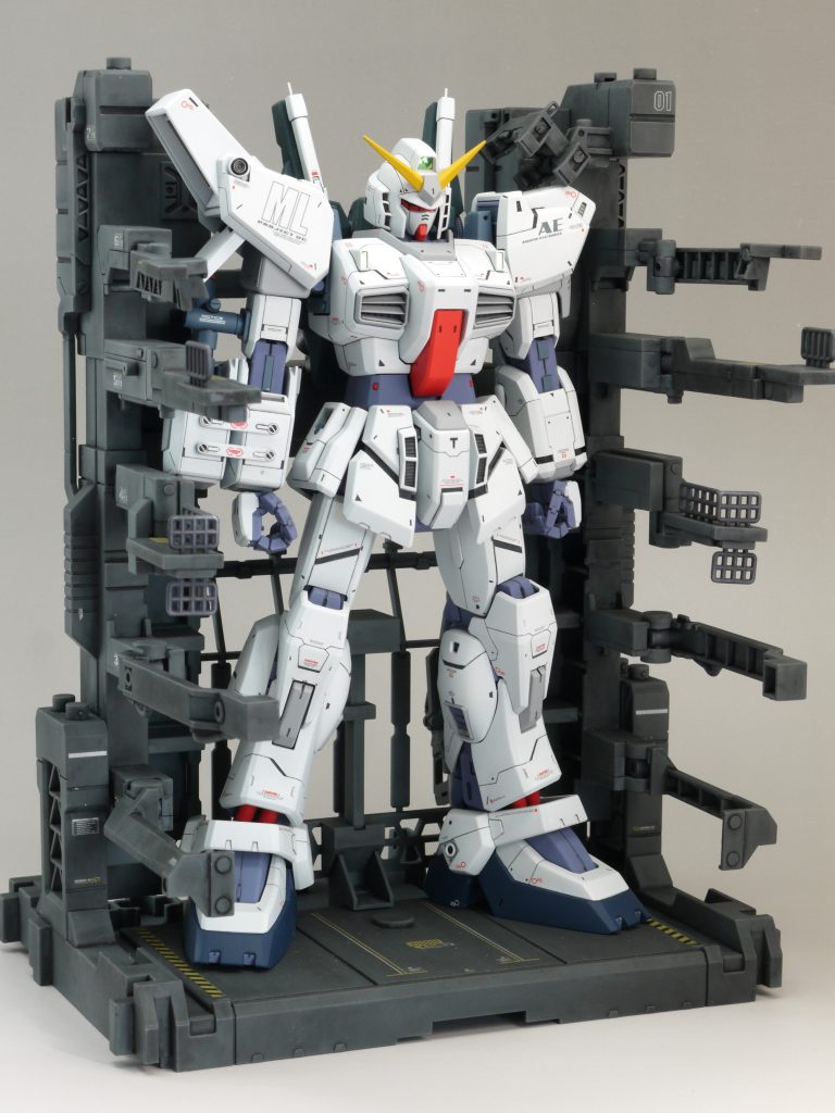 Mk-Ⅱバナージ機とは結構良い感じにマッチしていると思います。楽しくつくることが出来るキットでした。※ちなみに、ベース底面四隅の脚を取り付け忘れていることに全ての撮影終了後に気付きました。撮影後に取り付けて、完成させてあります。ご覧いただきありがとうございました。