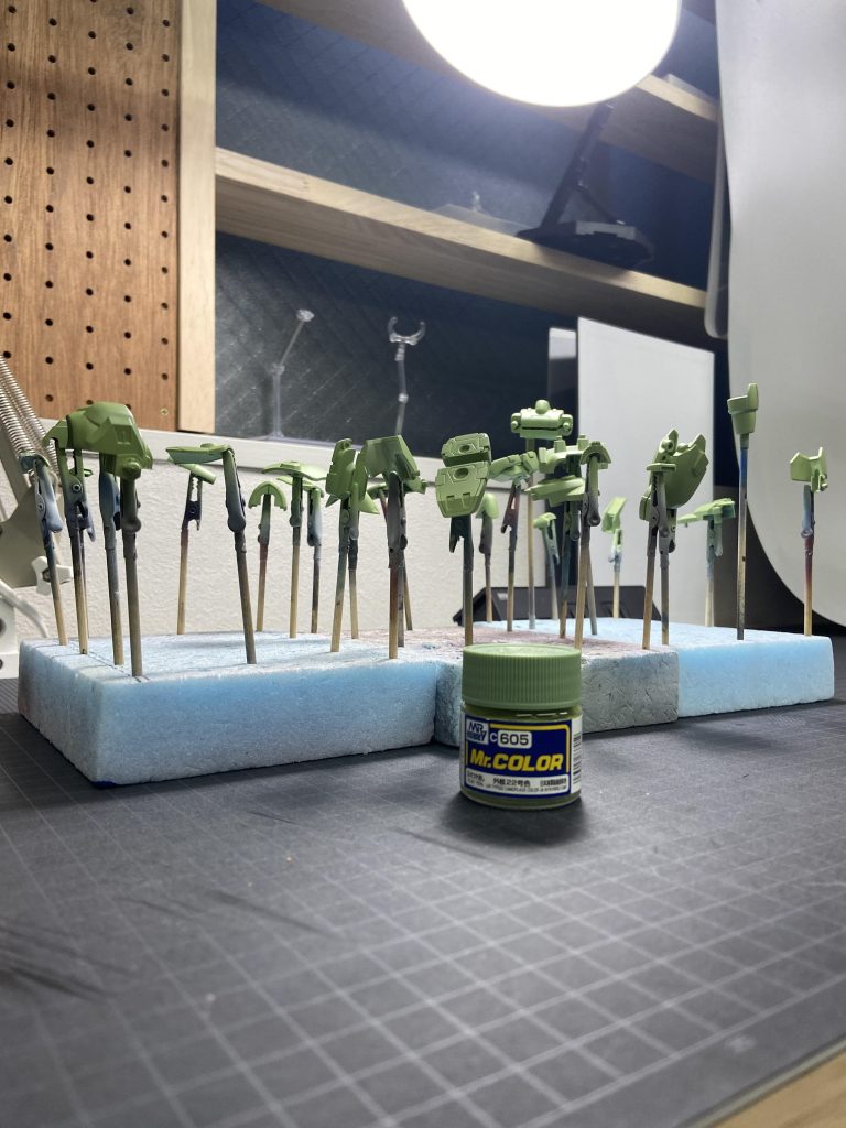 緑色の部分は外舷22号色で塗装しました。