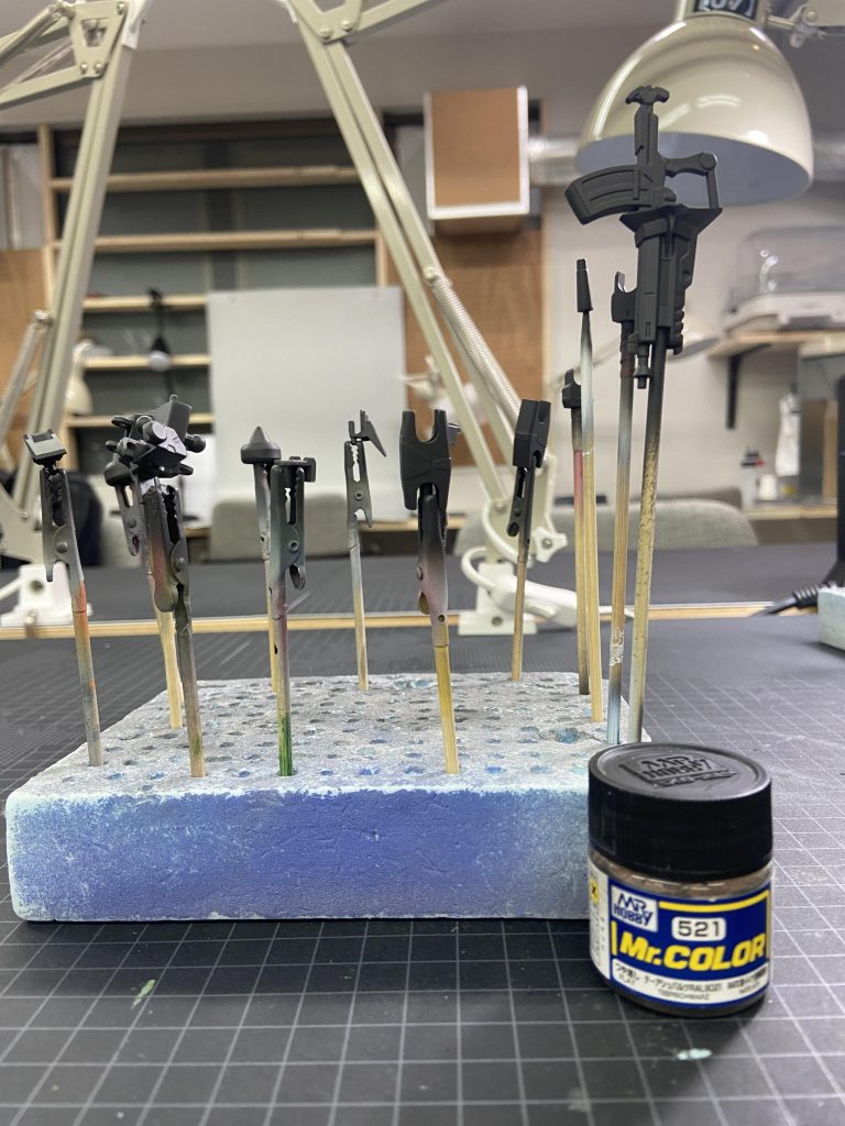 内装パーツはデーアシュバルツRAL9021を塗装しました。