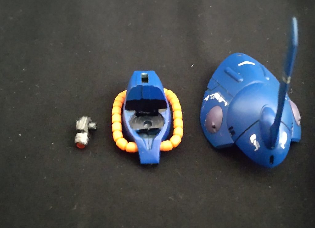 ジャンクパーツの組み合わせで可動するモノアイを作成