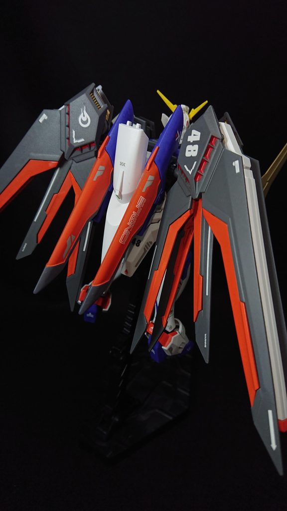 使用した塗料タミヤカラースプレー・ジャーマングレイ・オレンジ・ゴールド・ガンメタル・ブルーバイオレット