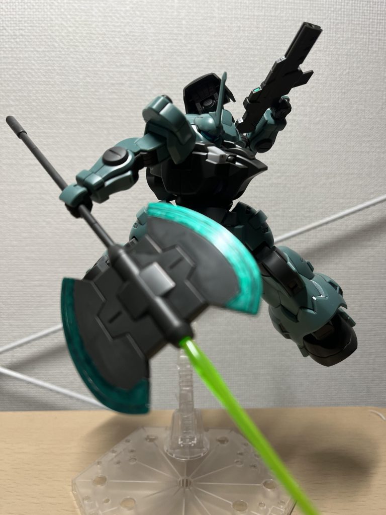 今更やけど、斧の刃はメタグリーンにしたけど、違う色にすれば良かったと思ってます。やっぱ赤系統やったかなぁ、、