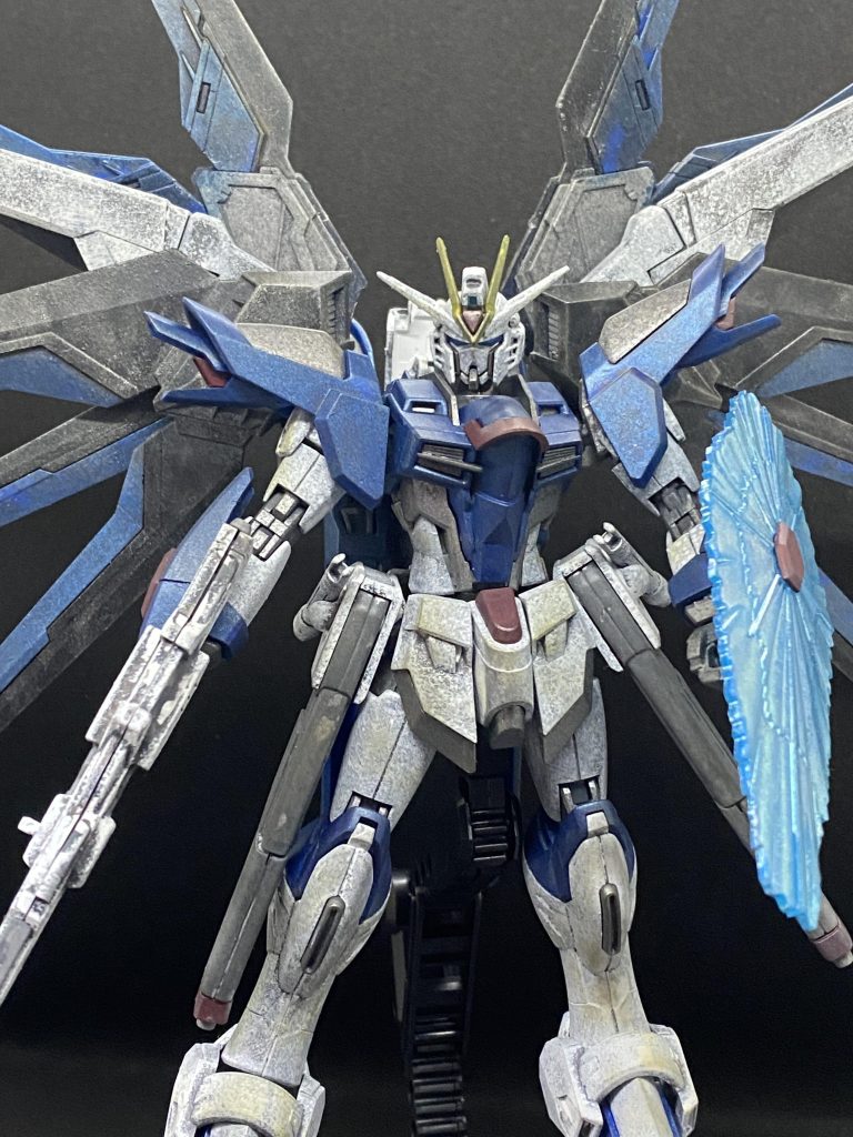 ライジングフリーダムガンダム　スポンジ塗装–4枚目/制作者：れもんおいる🍋