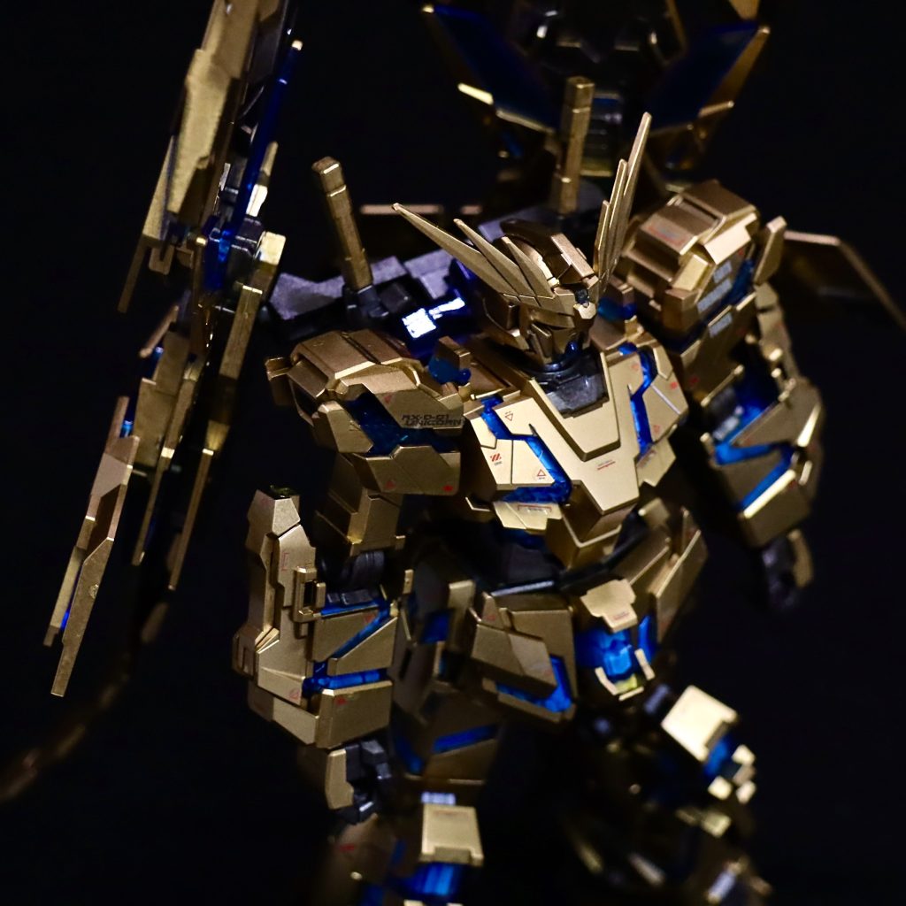 スミ入れは顔と胸部のみ(スキル不足でモールドの掘り直しはせず、流し込めそうな箇所だけ^^;)