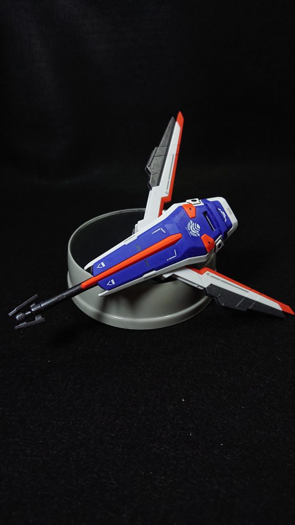 部分塗装にタミヤのエナメル塗料・オレンジ・フラットブラック・フラットレッド・ダークグレイセンサー部分にはMr.メタリックカラーGX・メタルイエローグリーン