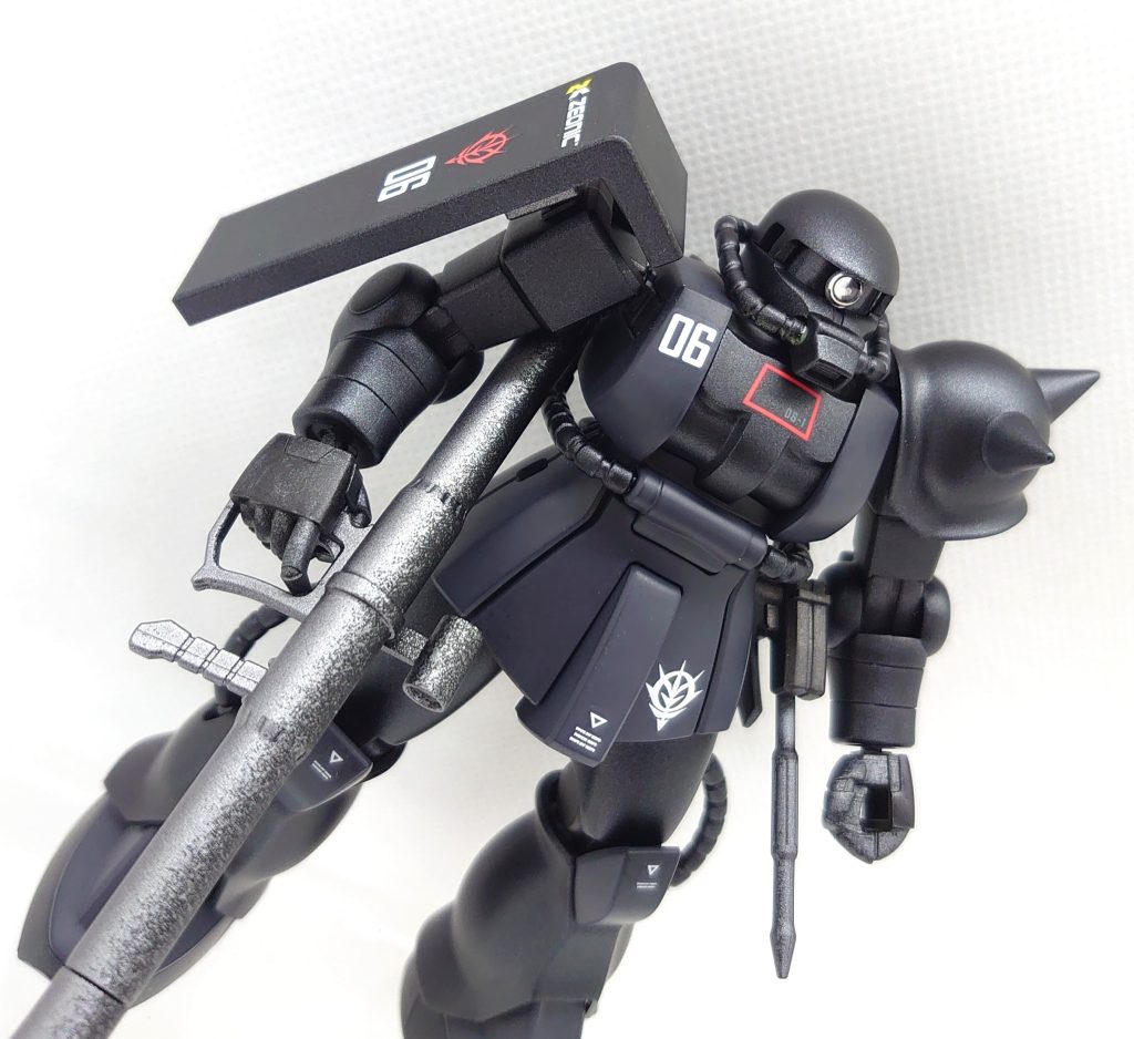 暗めのボディにシルバーのモノアイもアリかなと思いました。