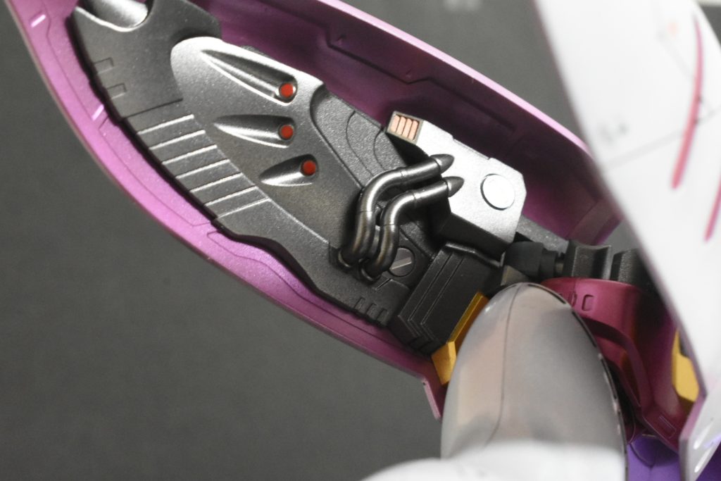 AMX-004キュベレイ–3枚目/制作者:カッツローニ